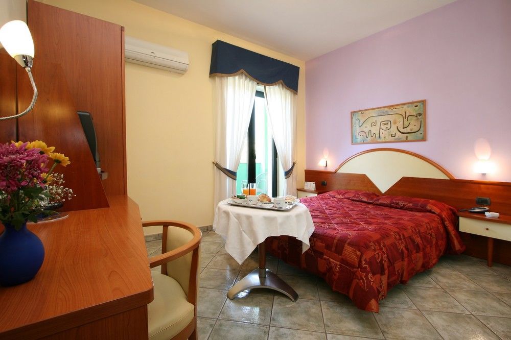 Hotel Maiuri Pompei Room photo